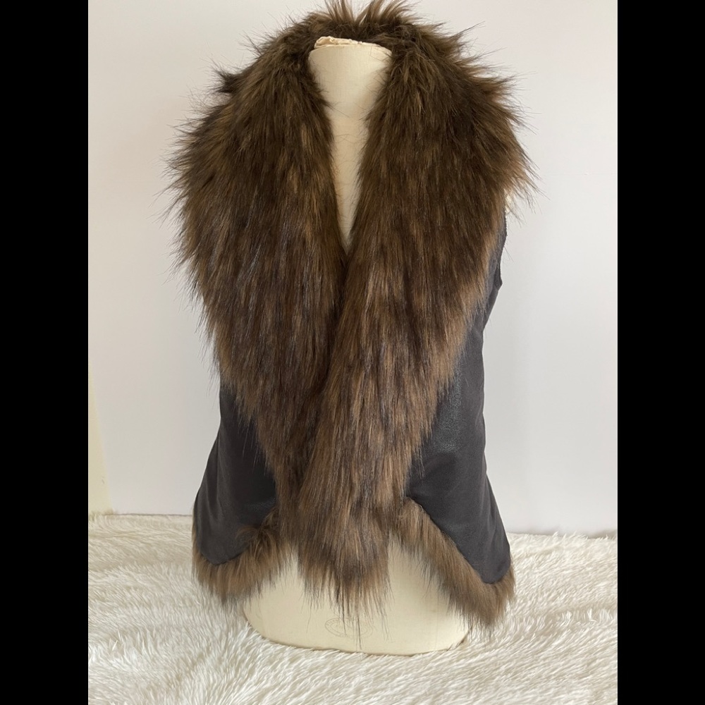 PP Simply Vera Vera Wang Leather Faux Fur Vest
